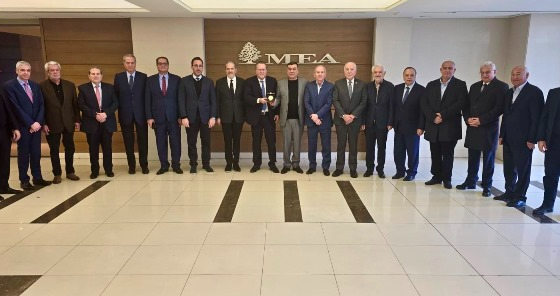 شقير يقدّم للحوت ميدالية الهيئات تقديراً للأعمال البطولية التي قامت بها 