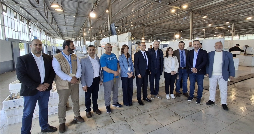 وزير الزراعة يزور الأسواق الاستهلاكية في المرافىء للمرة الأولى ويلتقي الصيادين