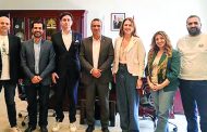 وزير الزراعة يعرض مع نقابة الدواجن هواجس القطاع ويبدي تفهمه للمطالب