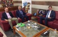 الوزير حماده تابع مع السفير البريطاني ملف تعليم النازحين