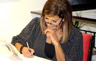 شعبان وقعت ديوانها أصداء...بين نجلا وميا.. في غاليري اكزود