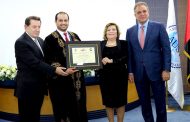 الشامسي مكرما في AUST: لبنان أيقونة عربية