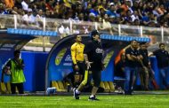 مارادونا يعتزم ترك منصبه