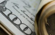الدولار يتجه صوب أدنى مستوى في 3 أشهر