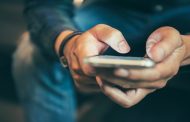 الهواتف الذكية تحدث «طفرات» عظمية في الجمجمة البشرية