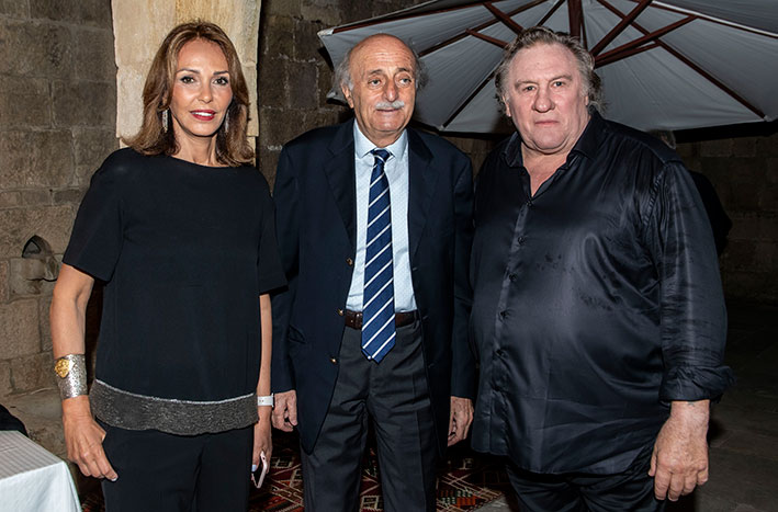 جيرار ديبارديو الممثل الكبير مطربا قديرا في مهرجانات بيت الدين
