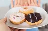 هذا ما يحدث لجسمك عند التوقف عن تناول السكّريات