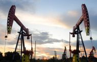 النفط يصعد بدعم تراجع المخزونات الأمريكية