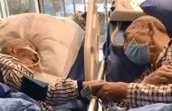 زوجان مسنان يودّعان بعضهما بطريقة مؤثّرة بعد إصابتهما بـ«كورونا»
