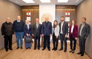 دبوسي عرض مع سفير إندونيسيا تطوير العلاقات الاقتصادية والتجارية