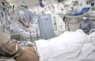 إصابات «كورونا» 5 ملايين و110 آلاف والوفيات أكثر من  333 ألفاً وأعداد قياسية في البرازيل وأميركا تضمن ثلث أول مليار جرعة من لقاح بريطاني والصين تعلن الانتصار عليه كلياً