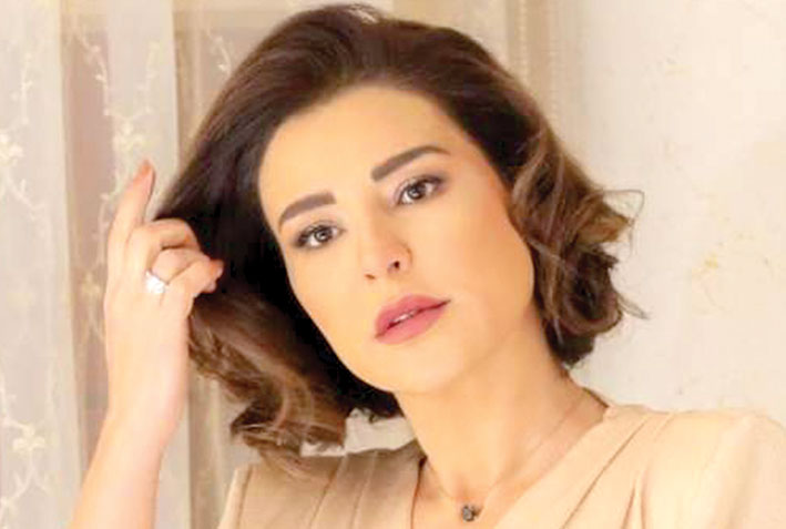 ماغي بو غصن إحدى بطلات فيلم سينمائي عربي ضخم