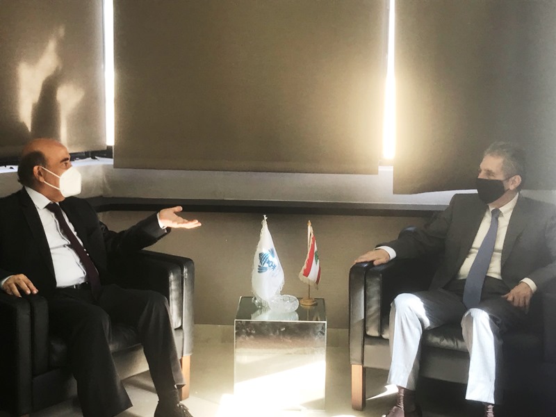 وزني بحث مع وهبه في موازنة سفارات لبنان في الخارج