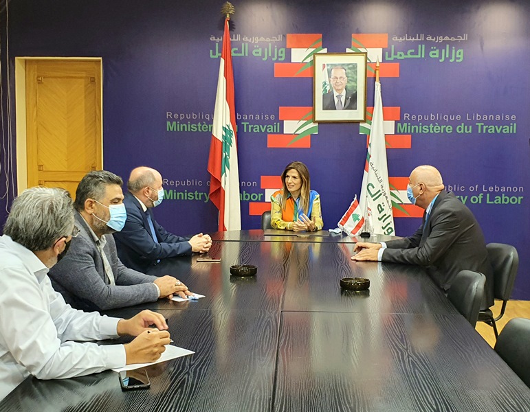 وزيرة العمل بحثت مع وفد الاتحاد العمالي الوضع الاقتصادي الاسمر: رفع الدعم سيؤدي الى كارثة وقريبا سنكون في الشارع