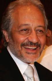 خالد زكي ينفي الشائعات ويؤكد أنه بصحة جيدة