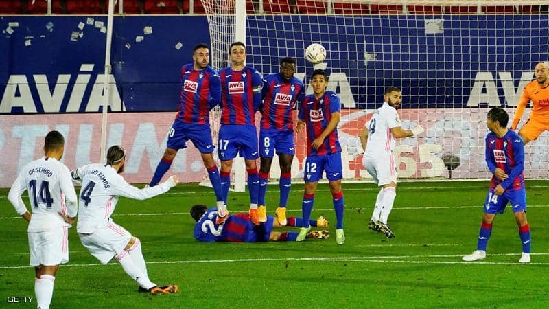 بنزيمة يمنح ريال مدريد فوزه الخامس على التوالي