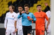 لاعب للحكم بعد أخطاء كارثية: هل تعتقد أننا غجر؟