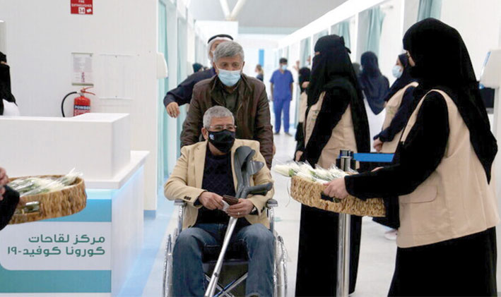 السعودية تدعو جميع سكّان المملكة إلى التلقيح