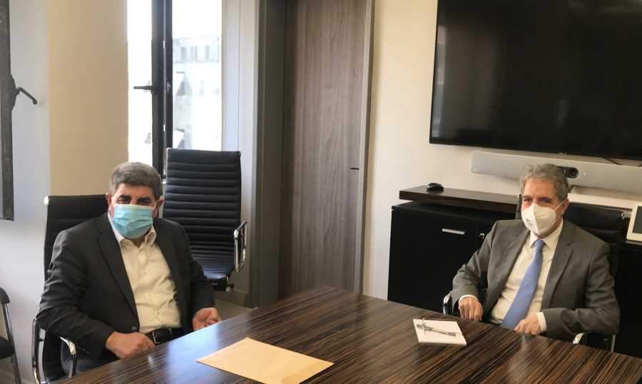 وزير المال يتسلّم مشروع دعم قطاع النقل البرّي