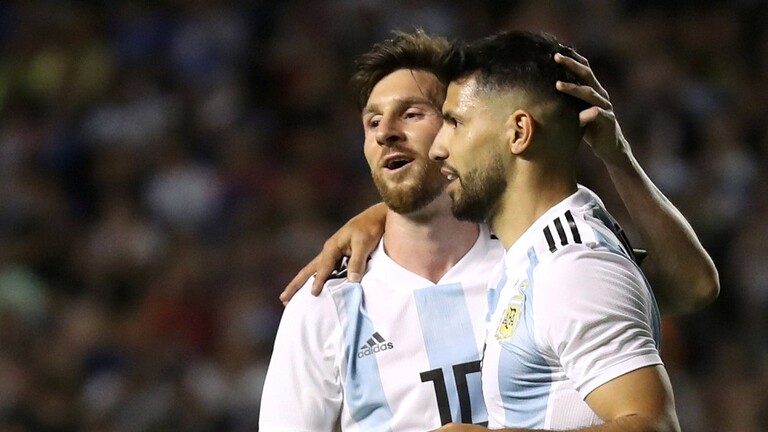 أغويرو يقترب من اللعب إلى جانب مواطنه ميسي في برشلونة