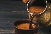 كيف يؤثر التوقف عن القهوة على الدماغ والنوم؟