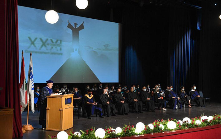 جامعة اللويزة خرجت دفعتها ال31 ورئيسها دعا إلى تحويل الأزمة إلى فرص