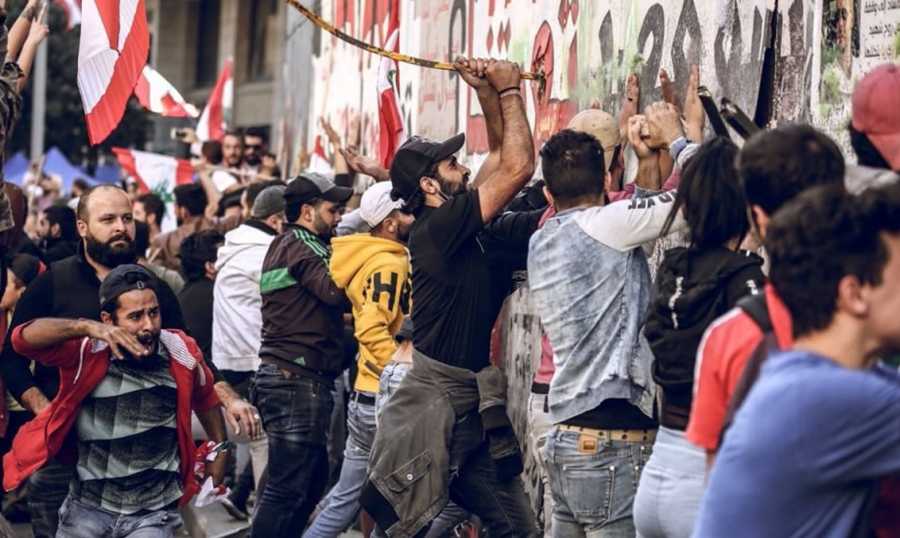 وزير السياحة يتصل بالفائز عن جائزة 