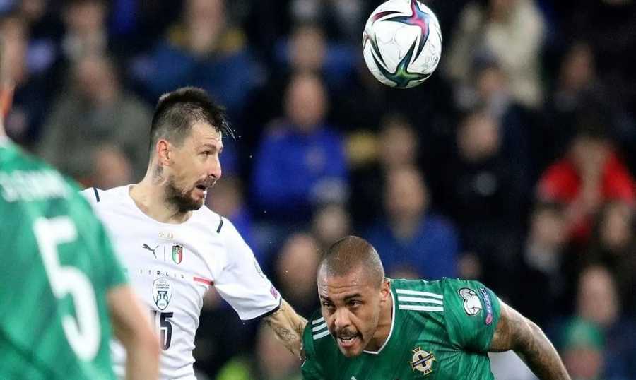 إيطاليا إلى ملحق كأس العالم