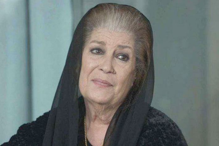 منى واصف تغني لأم كلثوم وتلفت الانتباه