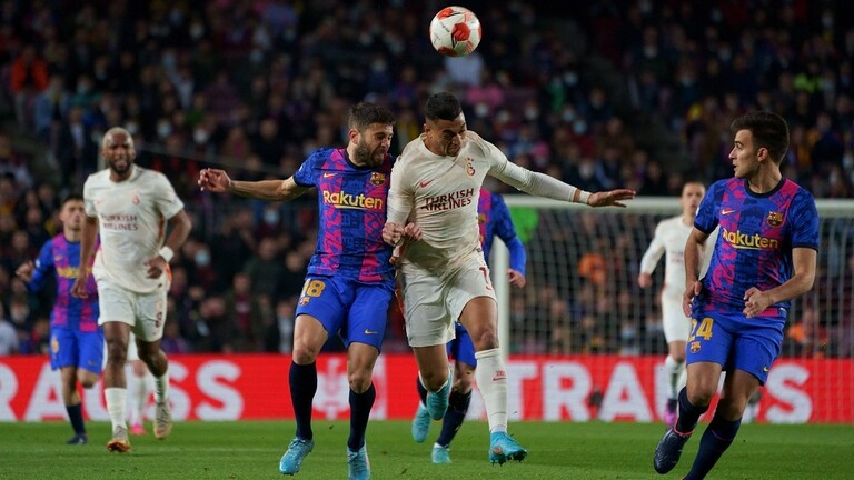 برشلونة يكتفي بالتعادل مع غلطة سراي في ذهاب ثمن نهائي الدوري الأوروبي