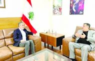 الحوت يعرض مع نصار واقع المطار والقطاع السياحي