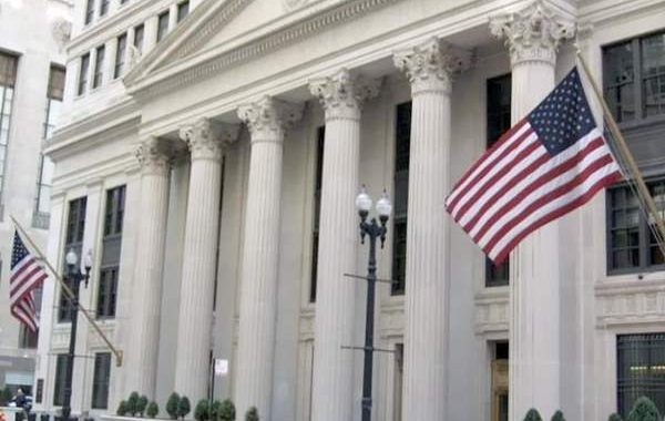 الاحتياطي الفيدرالي يستهل 2026 بإبقاء الفائدة دون تغيير