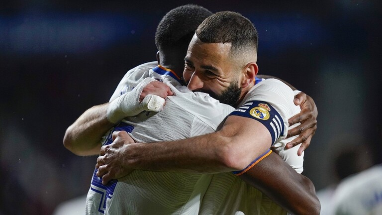 ريال مدريد يفوز على أوساسونا بثلاثية وبنزيما يهدر ركلتي جزاء