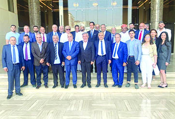 الوفد الصناعي اللبناني التقى في عمان وزير التجارة وجال على مدينة سمائل