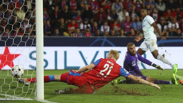 إنتر ميلان يفوز على فيكتوريا بلزن التشيكي (2-0)