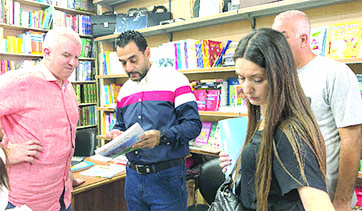 أبو حيدر جال في مكتبات في صيدا وسطّر 3 محاضر ضبط في حقها