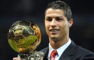 رونالدو ثاني لاعب متوج بالكرة الذهبية يوقع للنصر السعودي