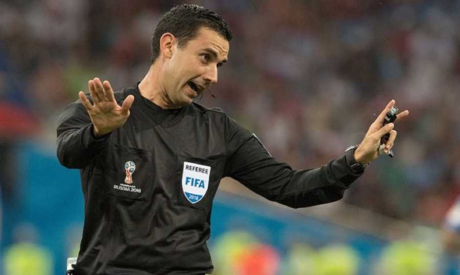 الفيفا يعين الحكم الذي سيدير لقاء المغرب - فرنسا