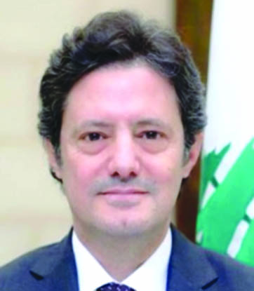 وزير الإعلام تسلٌم إدارة تلفزيون لبنان