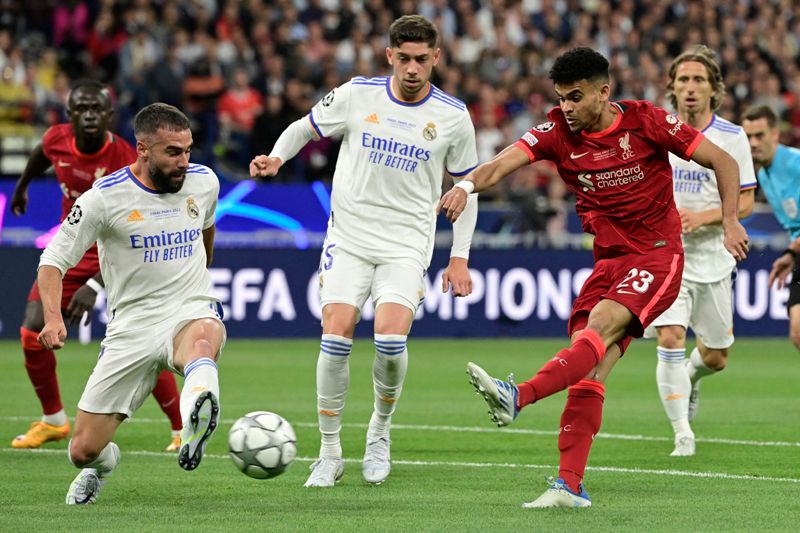 دوري ابطال اوروبا لكرة القدم / فوز ريال مدريد ونابولي