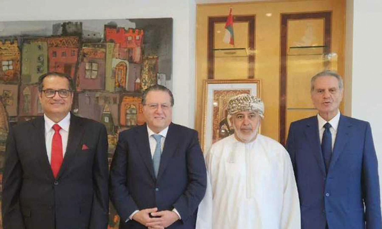 شقير يبحث في مسقط زيادة الصادرات وتسهيل أمور المستثمرين اللبنانيين
