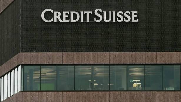 شبح الإفلاس يخيم على ثاني أكبر بنك سويسري