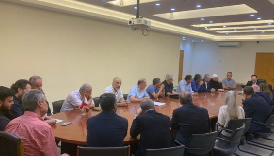 وزير الزراعة يعلن تخفيض استيراد الحليب المجفف الى 50 في المئة