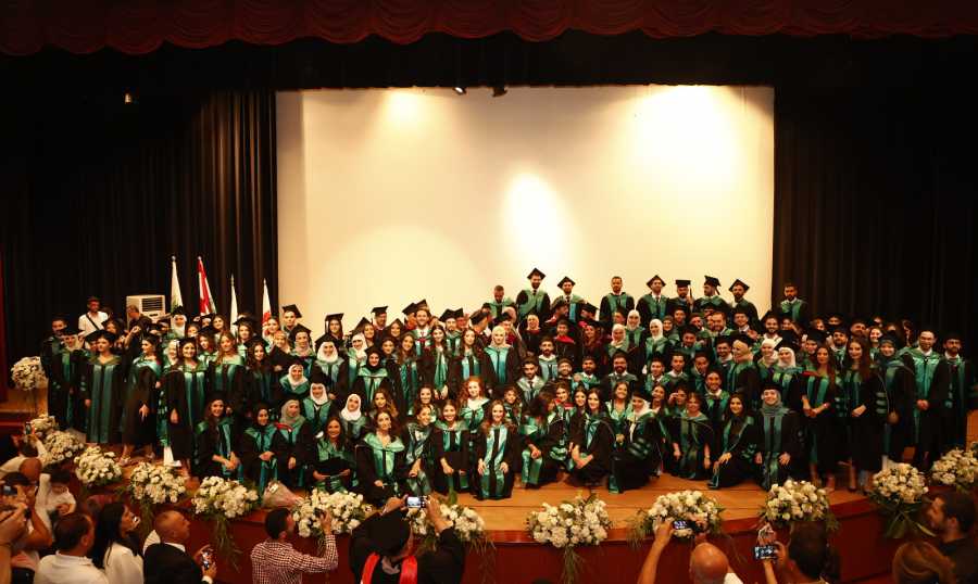 كلية العلوم الطبيٌة في الجامعة اللبنانية تخرٌِج دفعة من طلابها