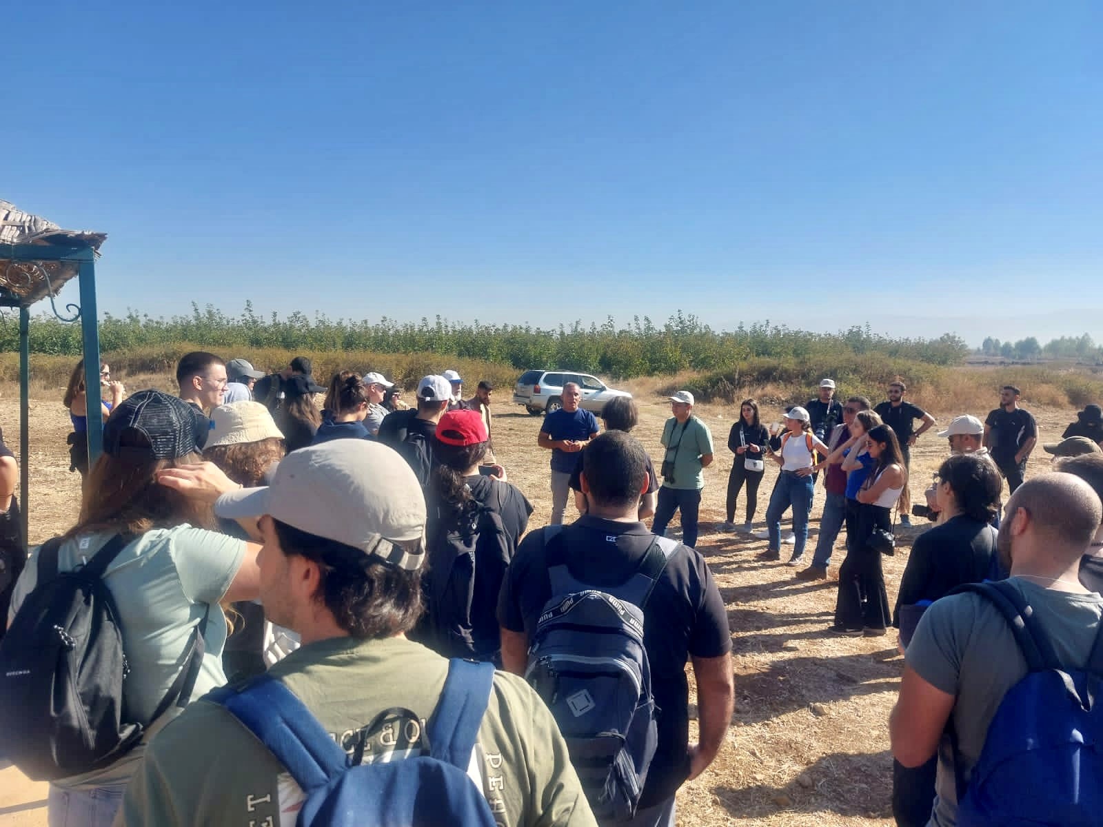 جامعة الروح القدس نظمت رحلة مشي لاستكشاف مستنقع عميق ومشاهدة الطيور