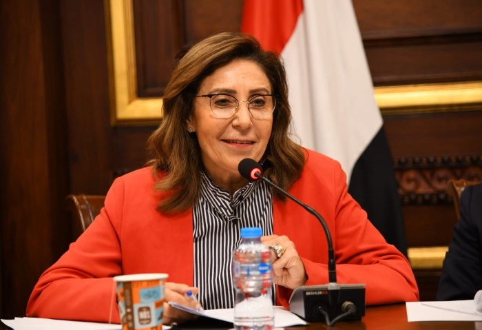 وزيرة الثقافة المصرية تؤجّل مهرجانين