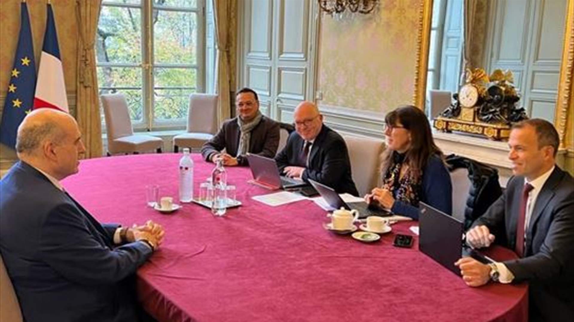 إجتماع بين لحود والمدراء العامين في وزارة الزراعة الفرنسية