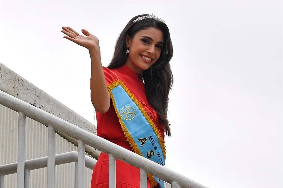 ما هي قيمة الجوائز التي حصلت عليها ياسمينا زيتون من مسابقة ملكة جمال العالم ؟