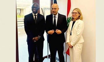 ياسين يعرض مع مسؤولين كبار  في البنك الدولي حاجات الجنوب
