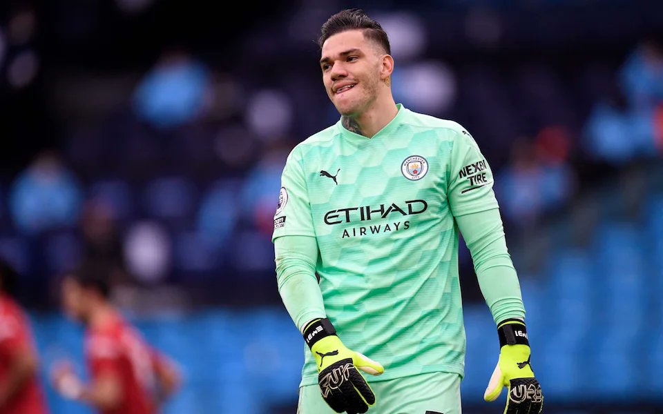 مانشستر سيتي يحدد مبلغا ضخما للسماح لحارسه إيدرسون بالانتقال للاتحاد السعودي